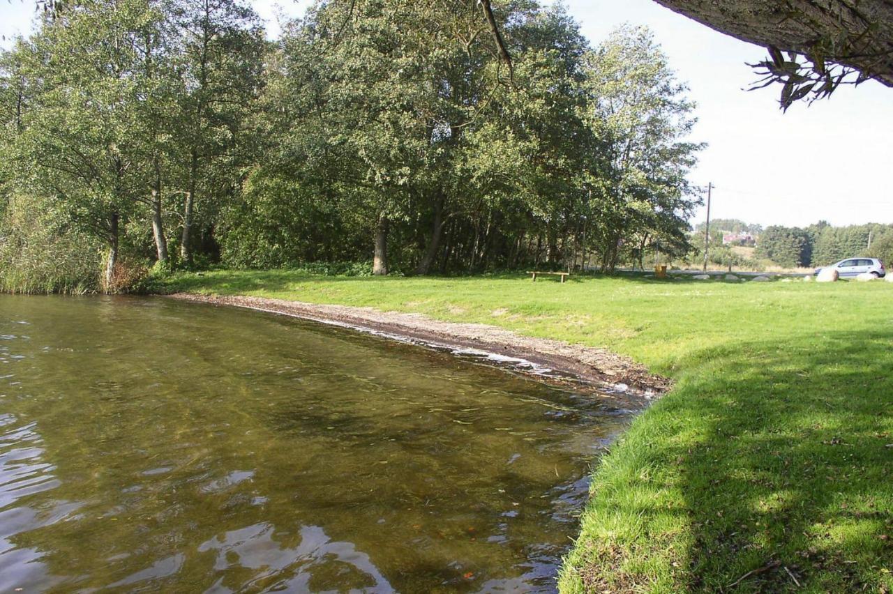 Ferienhaus In Dolgen Am See Hohen Sprenz Exterior foto